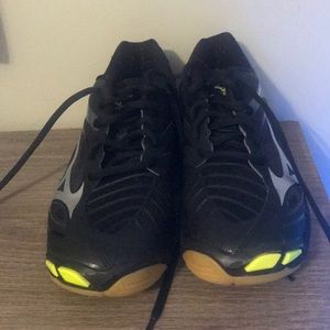 Mizuno volleyball shoes